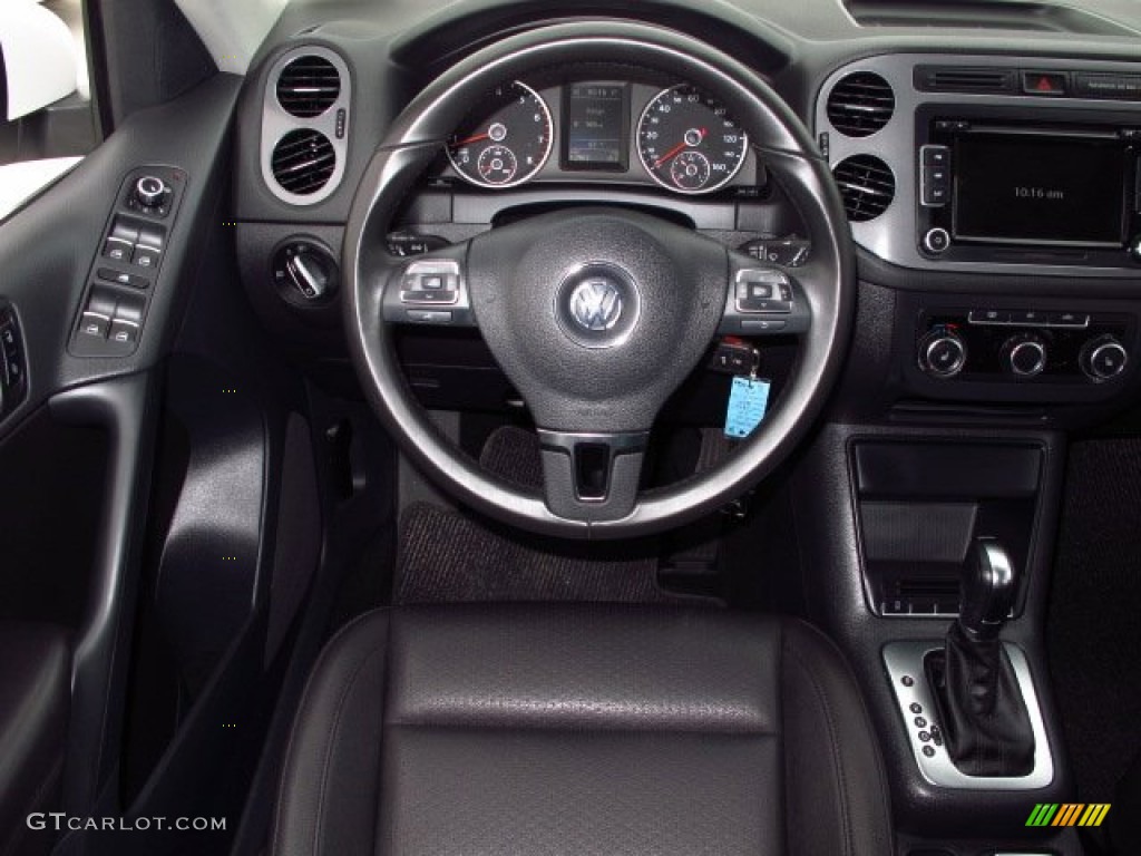 2012 Tiguan S - Candy White / Black photo #20