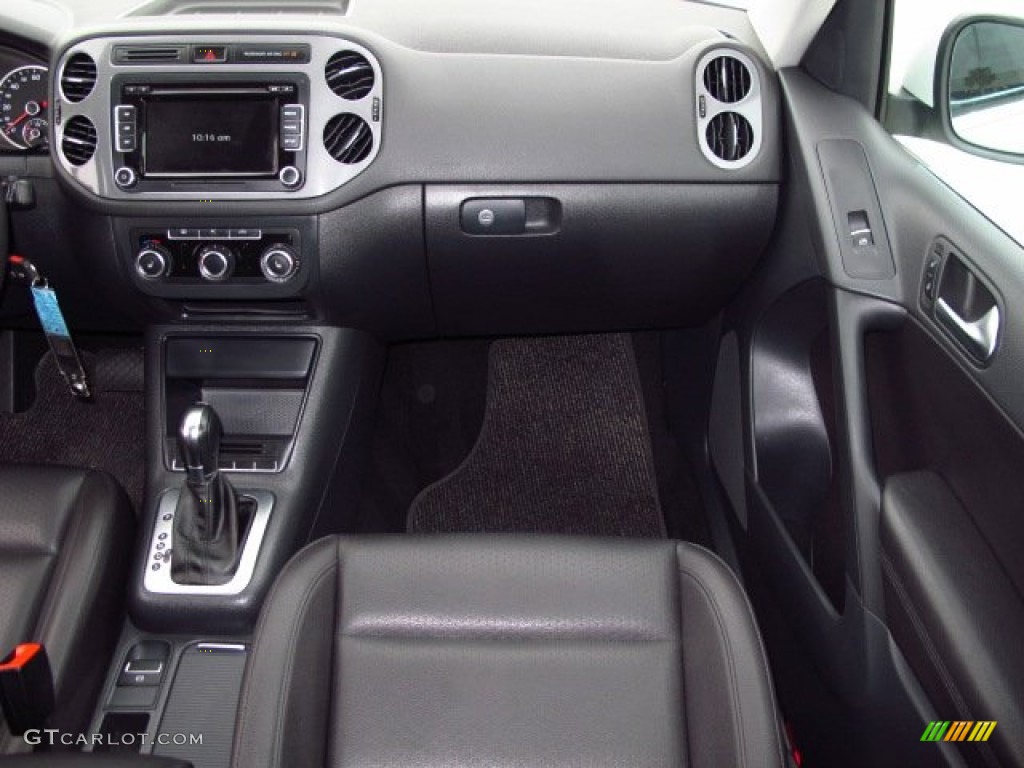 2012 Tiguan S - Candy White / Black photo #21