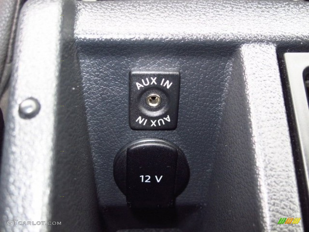 2012 Tiguan S - Candy White / Black photo #27