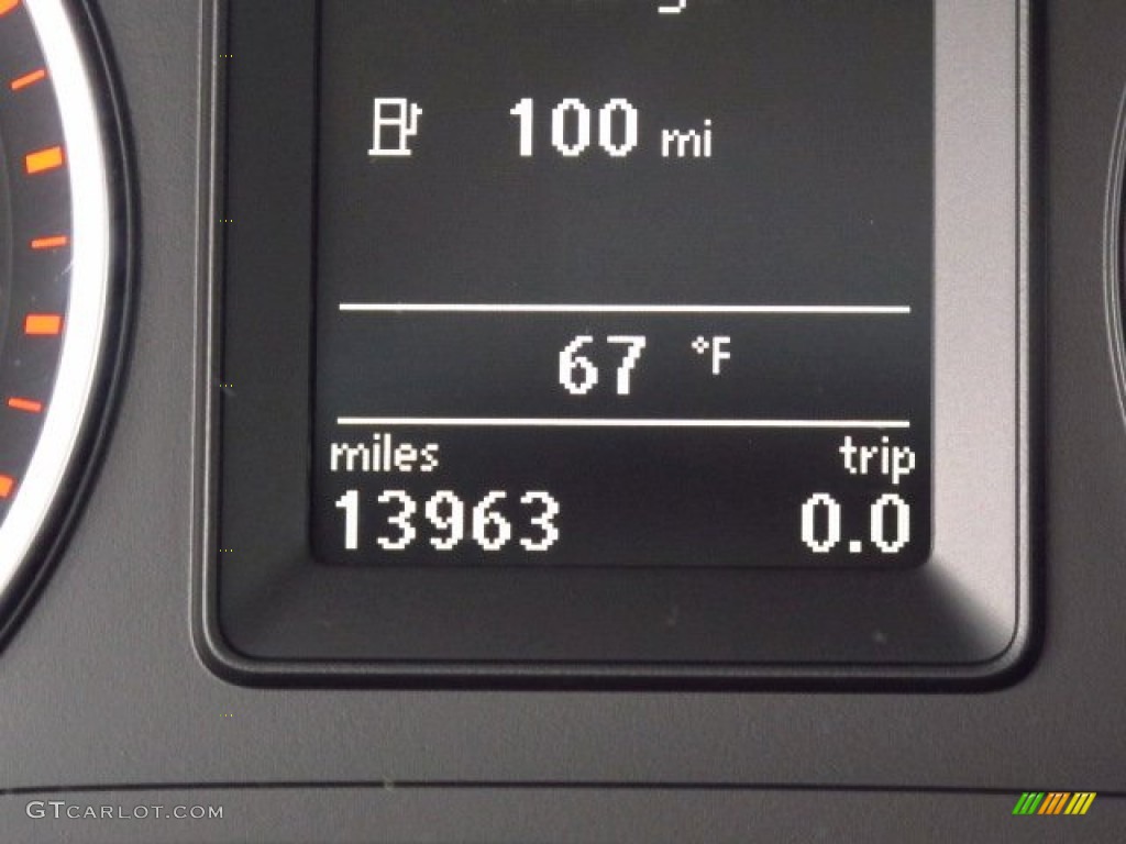 2012 Tiguan S - Candy White / Black photo #31