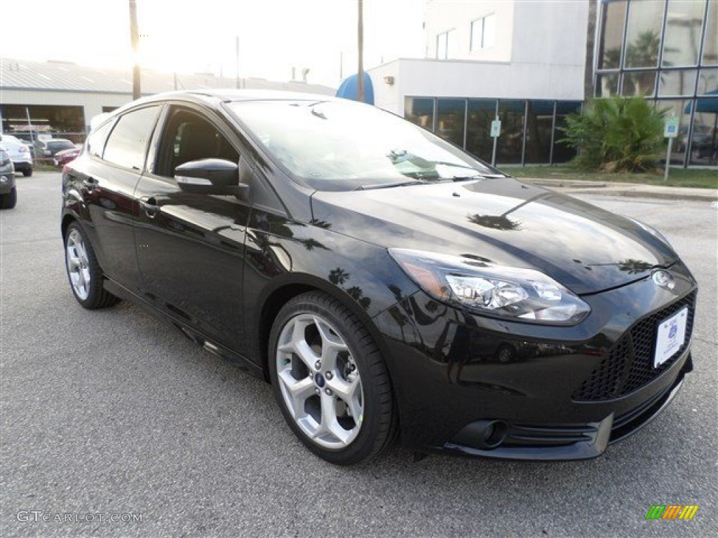 Tuxedo Black 2014 Ford Focus ST Hatchback Exterior Photo #88116254
