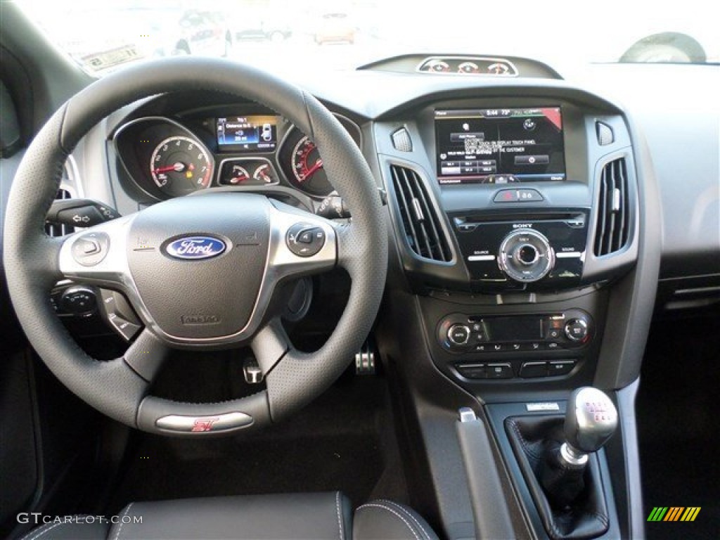 2014 Ford Focus ST Hatchback ST Charcoal Black Recaro Sport Seats Dashboard Photo #88116494