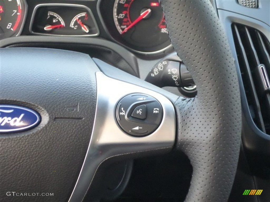 2014 Ford Focus ST Hatchback Controls Photo #88116542