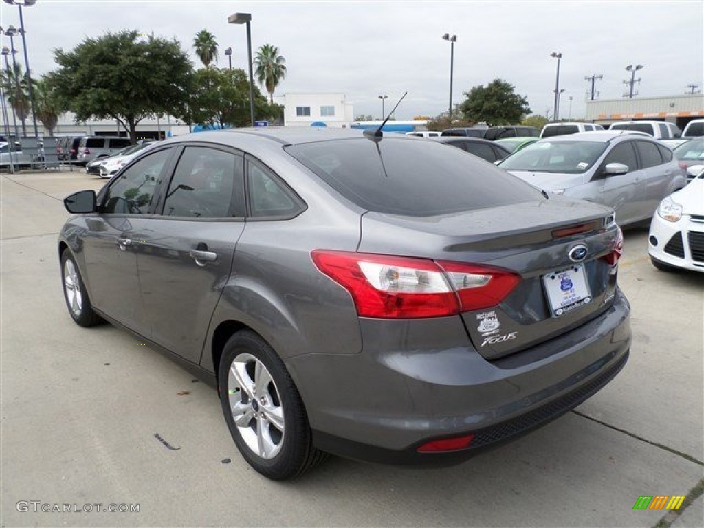 2014 Focus SE Sedan - Sterling Gray / Charcoal Black photo #3