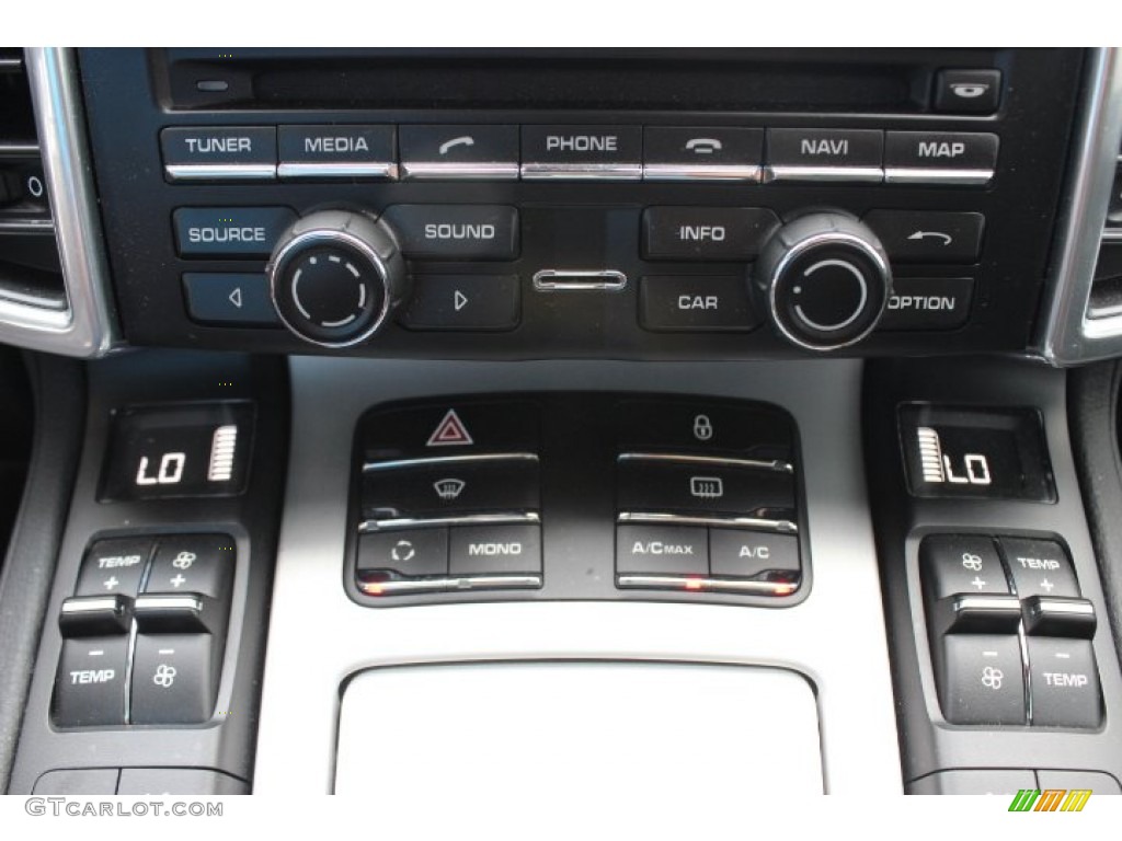 2013 Porsche Cayenne GTS Controls Photo #88119003