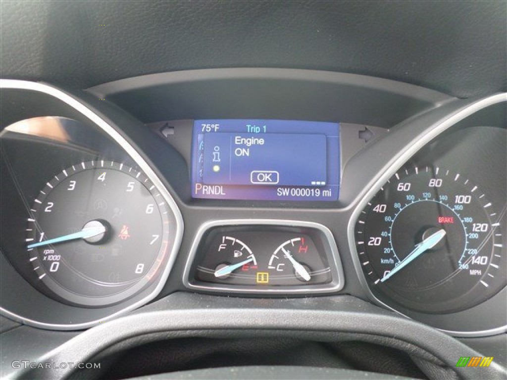 2014 Focus SE Sedan - Sterling Gray / Charcoal Black photo #23