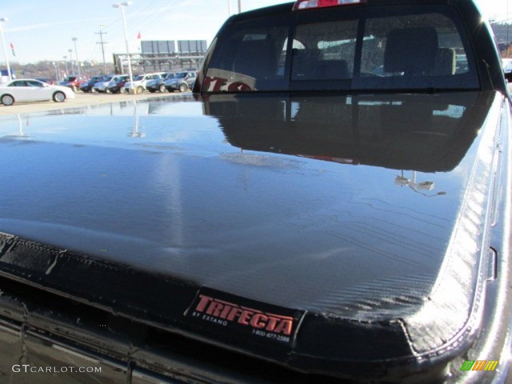 2011 Tundra SR5 Double Cab 4x4 - Black / Sand Beige photo #9
