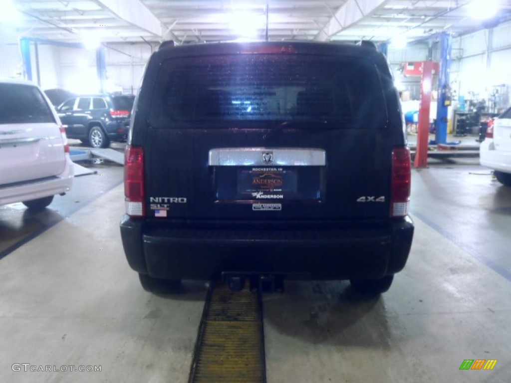 2007 Nitro SLT 4x4 - Black / Dark Slate Gray/Light Slate Gray photo #2