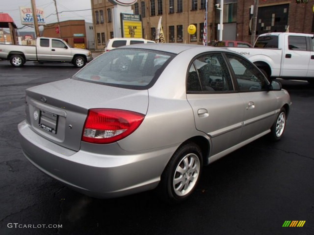 2004 Rio Sedan - Diamond Silver / Gray photo #8