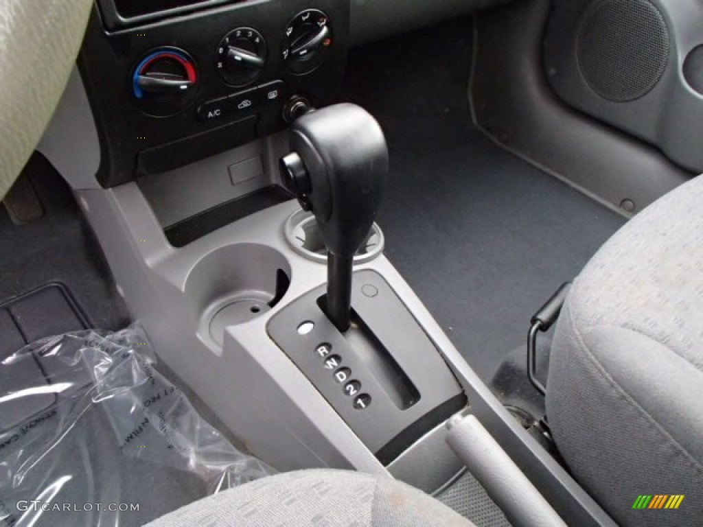 2004 Rio Sedan - Diamond Silver / Gray photo #17
