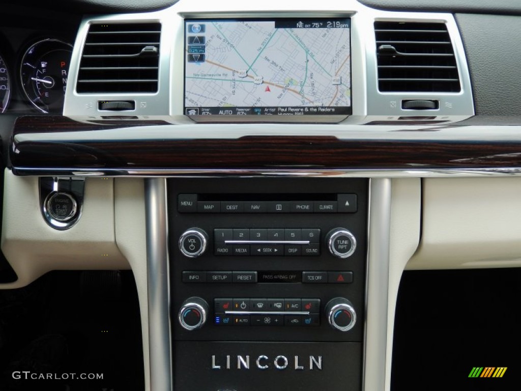2012 Lincoln MKS FWD Controls Photo #88136432