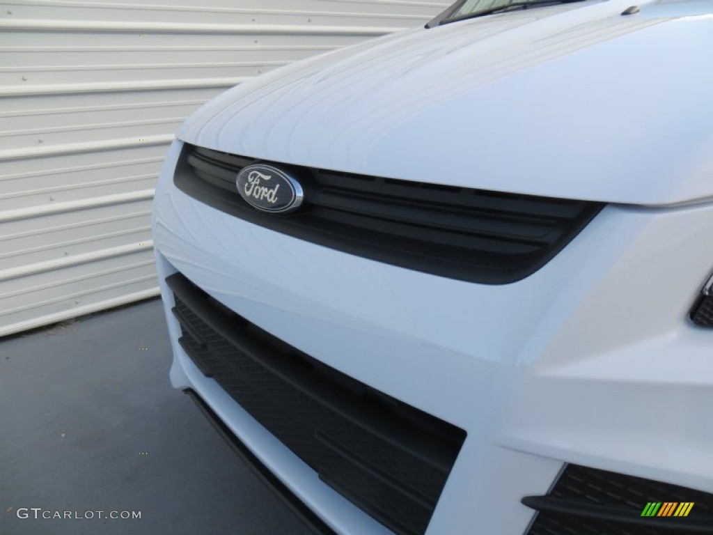 2014 Escape S - Oxford White / Charcoal Black photo #10