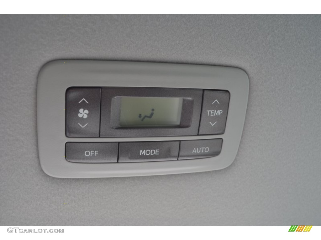 2014 Toyota Sienna XLE Controls Photo #88144982