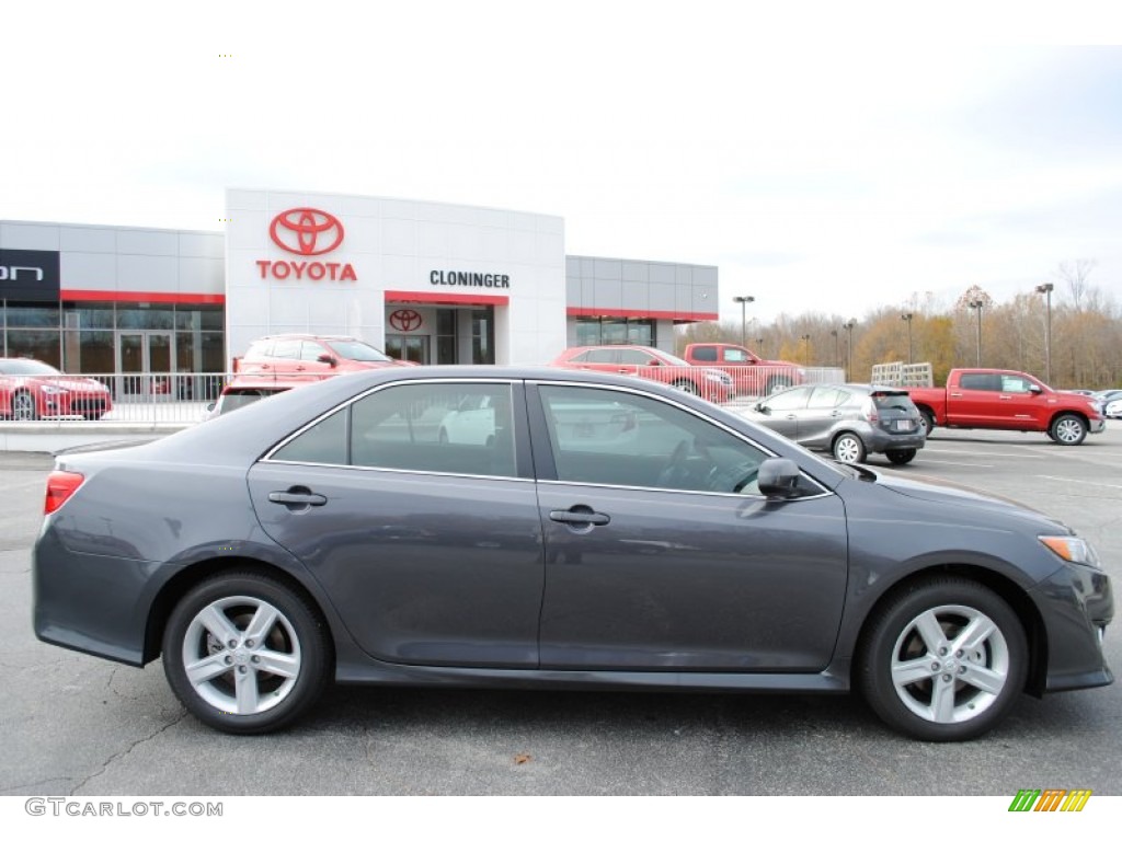 2014 Camry SE - Magnetic Gray Metallic / Black/Ash photo #2