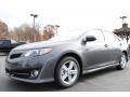 2014 Magnetic Gray Metallic Toyota Camry SE  photo #3