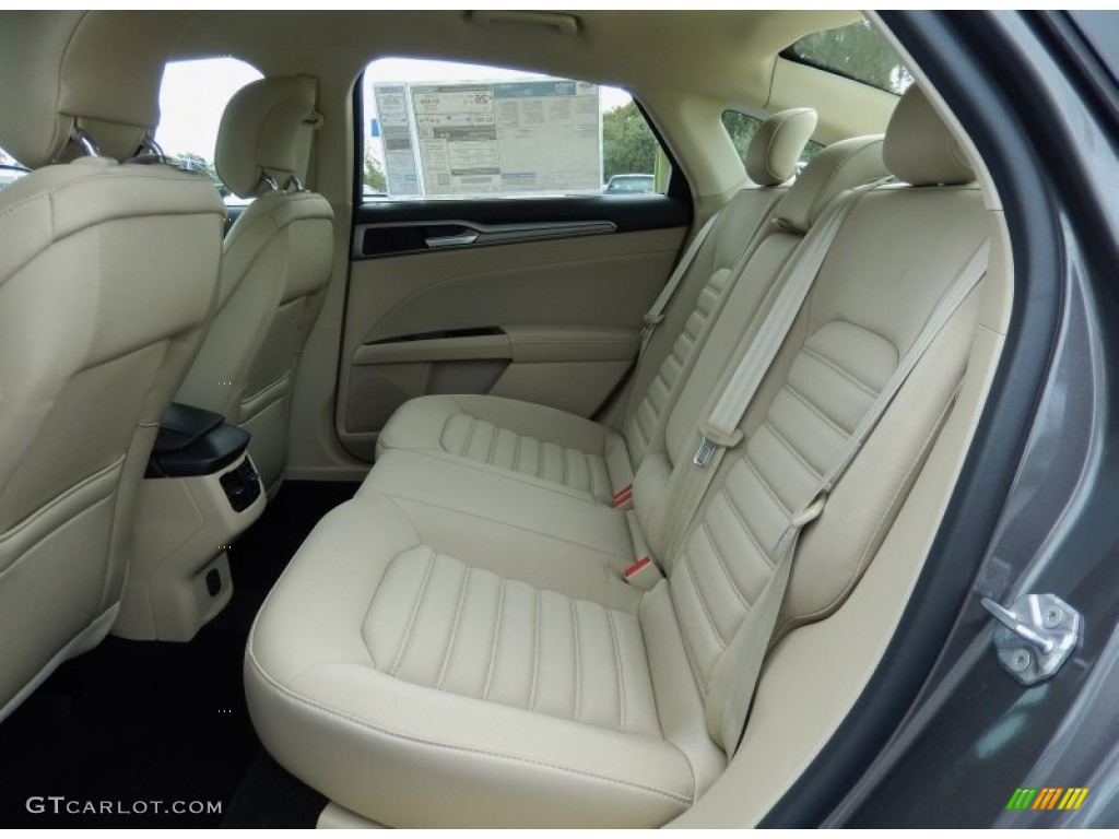 2014 Ford Fusion SE Rear Seat Photo #88145555