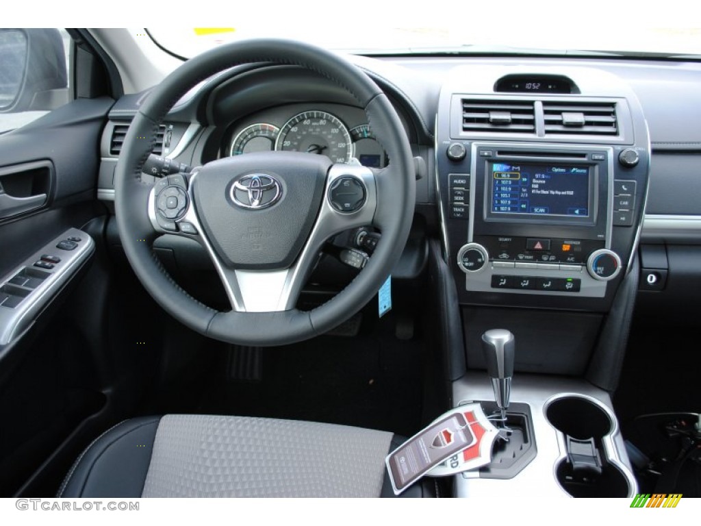 2014 Camry SE - Magnetic Gray Metallic / Black/Ash photo #13