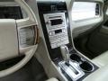 2008 White Suede Metallic Lincoln Navigator L Luxury 4x4  photo #28