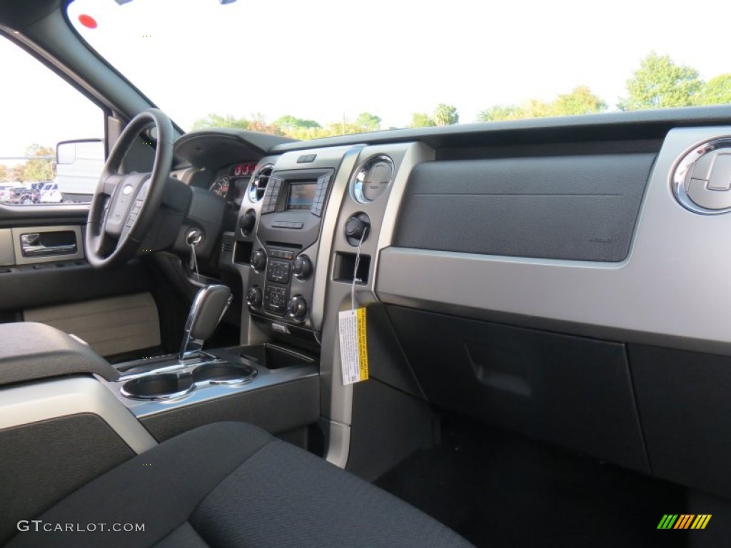 2014 Ford F150 FX4 SuperCrew 4x4 Black Dashboard Photo #88147190