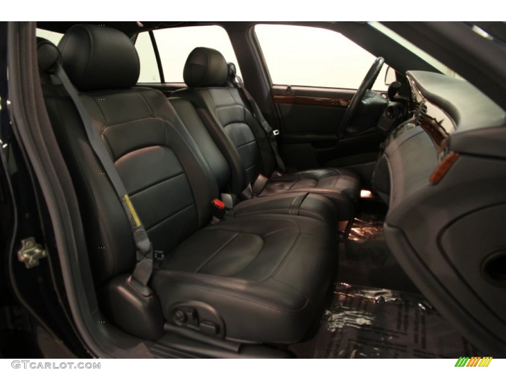 2004 Cadillac DeVille Sedan Front Seat Photo #88147310