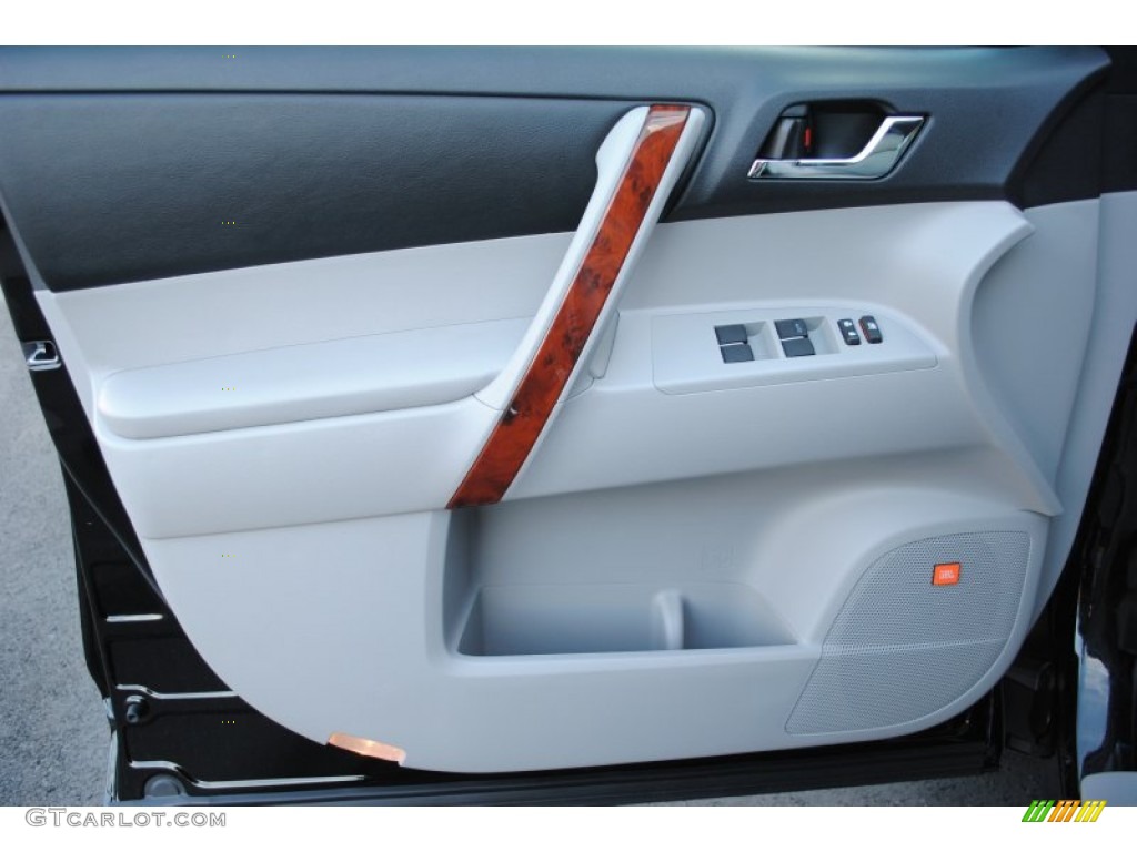 2013 Highlander Limited - Black / Ash photo #9