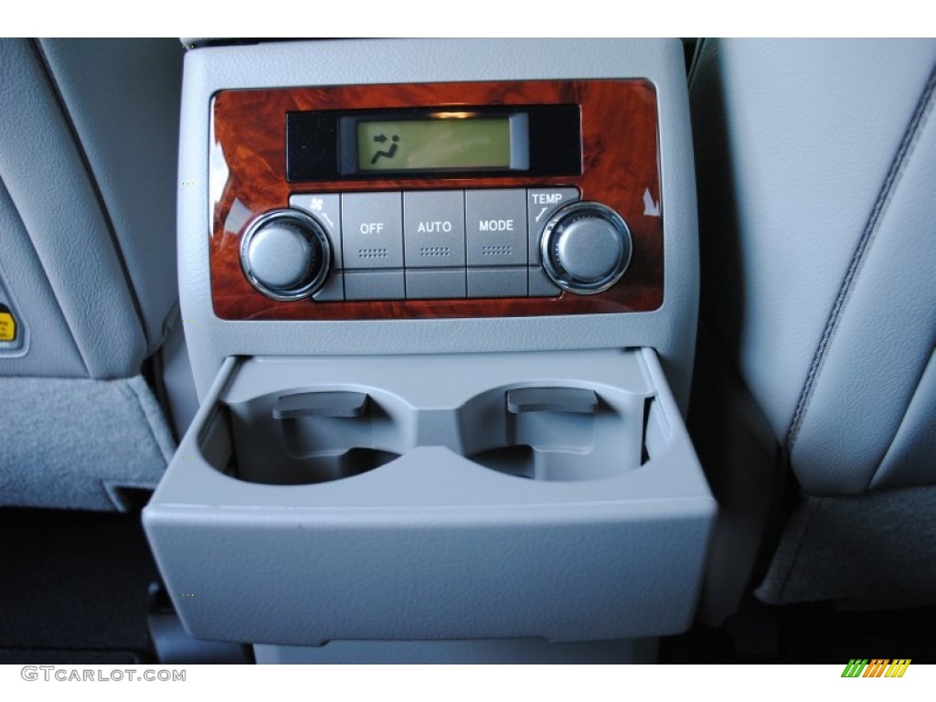 2013 Highlander Limited - Black / Ash photo #18