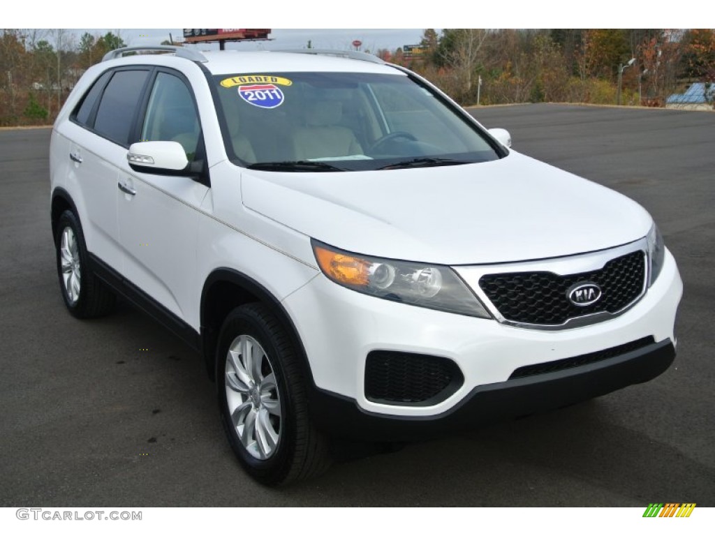 Snow White Pearl Kia Sorento