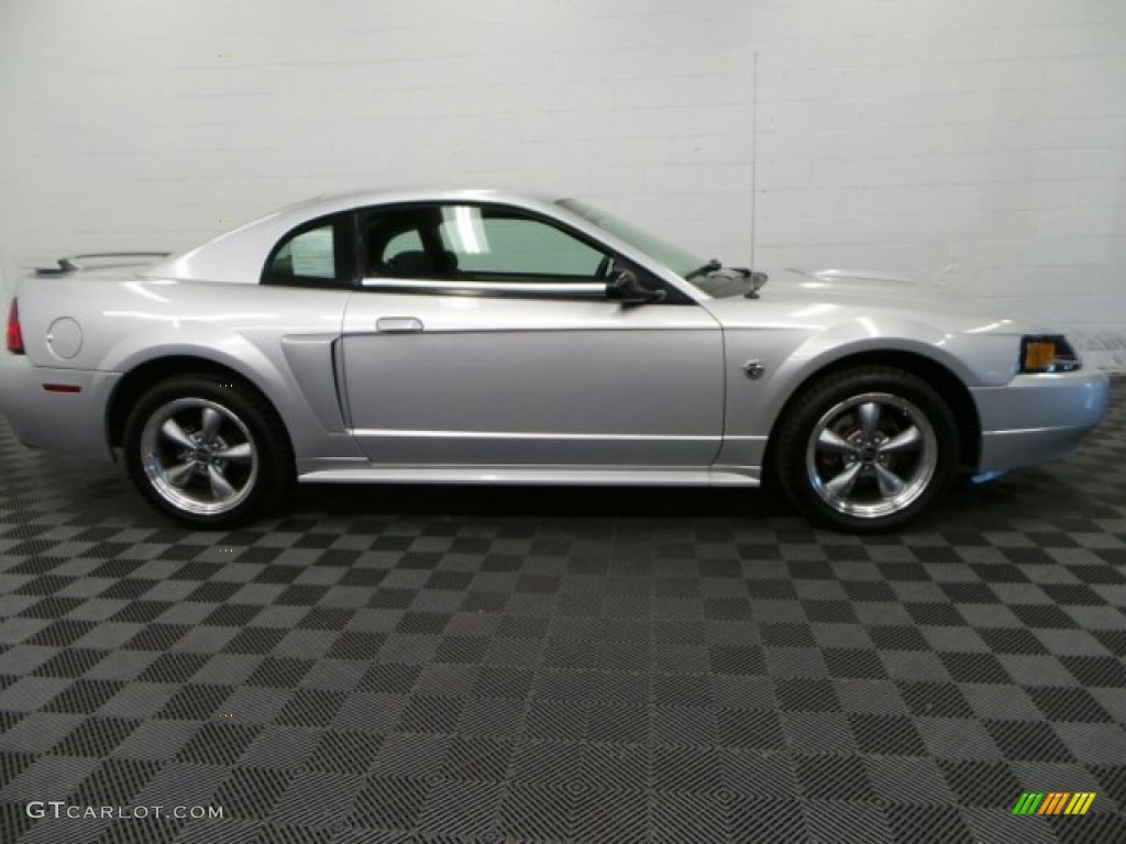 2004 Mustang GT Coupe - Silver Metallic / Dark Charcoal photo #3
