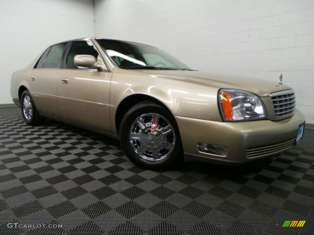 2005 DeVille Sedan - Light Cashmere / Cashmere photo #1
