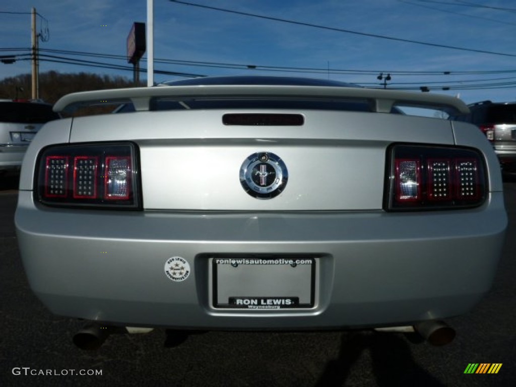 2005 Mustang V6 Premium Coupe - Satin Silver Metallic / Light Graphite photo #4