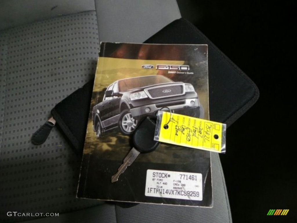 2007 F150 XLT SuperCrew 4x4 - Dark Blue Pearl Metallic / Medium Flint photo #29