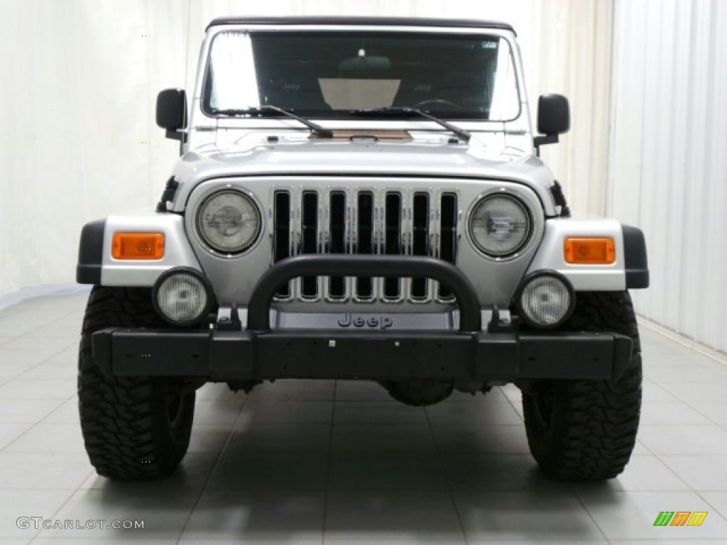 2004 Wrangler Unlimited 4x4 - Bright Silver Metallic / Dark Slate Gray photo #2
