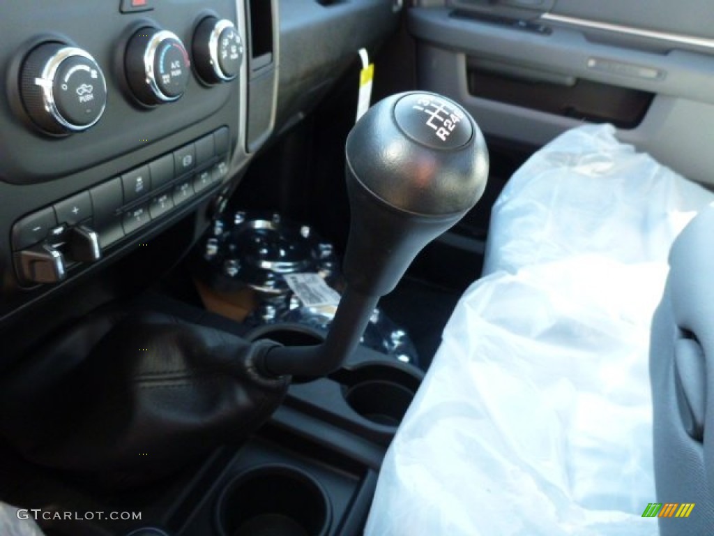 2014 Ram 4500 Tradesman Regular Cab 4x4 Chassis 6 Speed Automatic Transmission Photo #88157636
