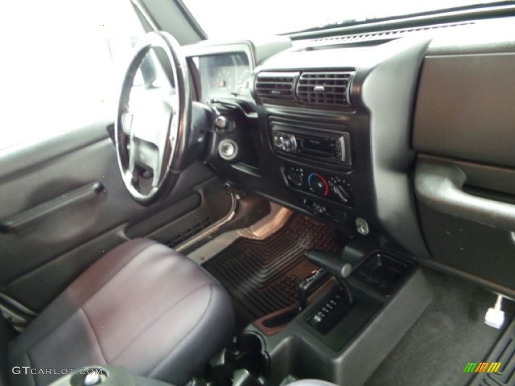 2004 Wrangler Unlimited 4x4 - Bright Silver Metallic / Dark Slate Gray photo #18