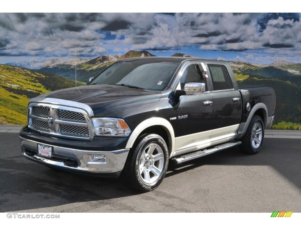 2009 Ram 1500 Laramie Crew Cab 4x4 - Brilliant Black Crystal Pearl / Dark Slate Gray photo #5