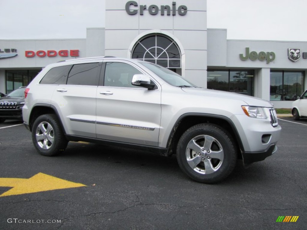 Bright Silver Metallic Jeep Grand Cherokee