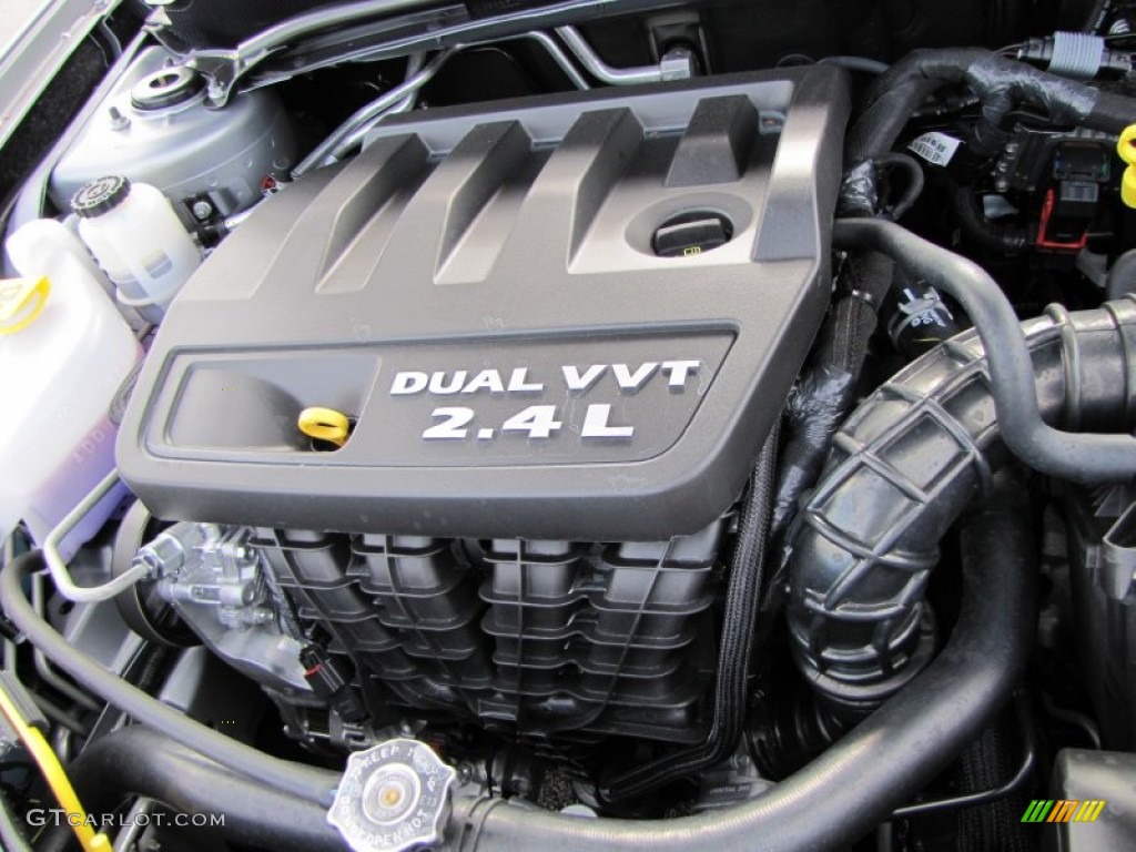 2014 Dodge Avenger SXT Engine Photos