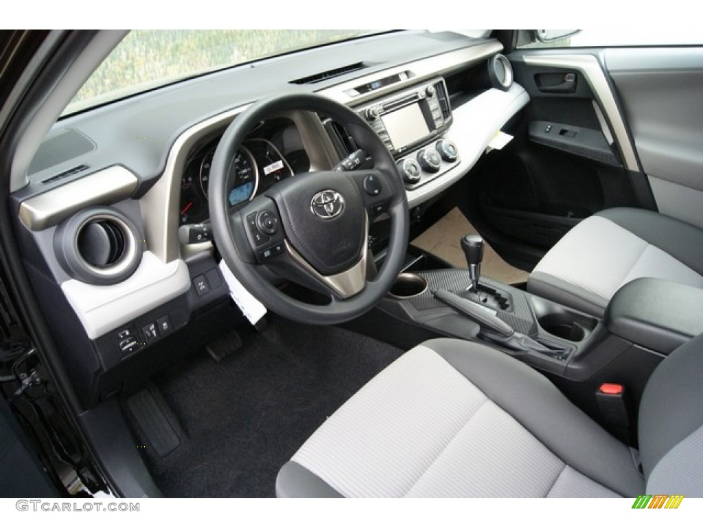 2013 RAV4 LE AWD - Black / Ash photo #5