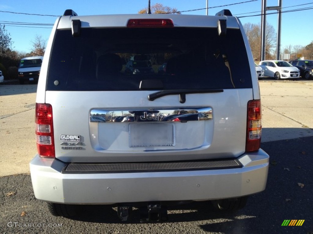 2012 Liberty Jet 4x4 - Bright Silver Metallic / Dark Slate Gray photo #14