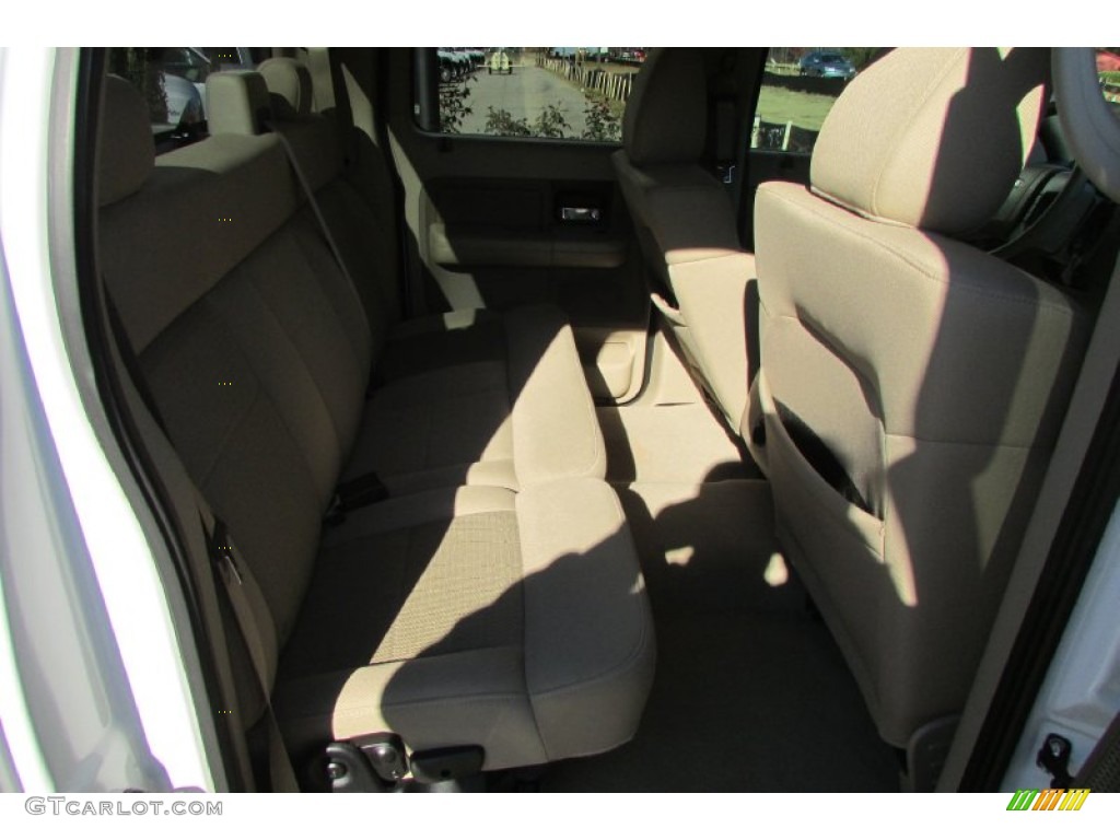 2006 F150 XLT SuperCrew - Oxford White / Tan photo #48