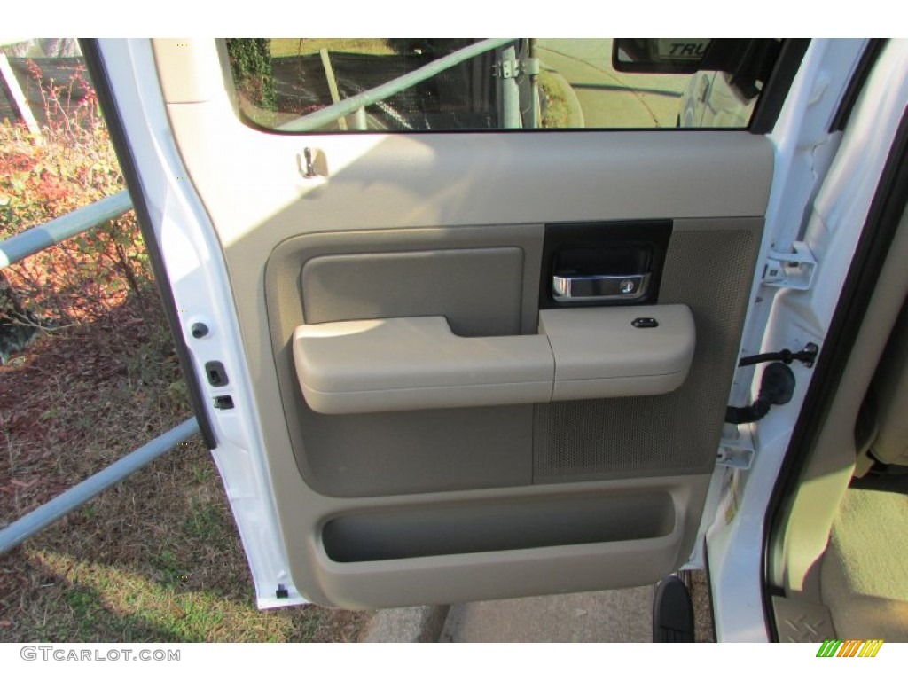 2006 F150 XLT SuperCrew - Oxford White / Tan photo #50