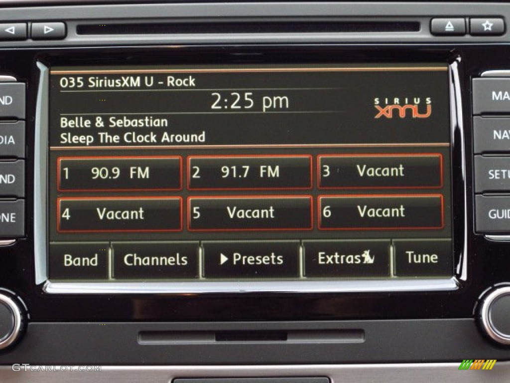 2014 Volkswagen CC Executive Audio System Photos