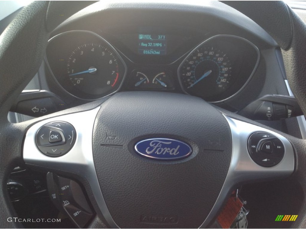 2012 Focus SE Sedan - Kona Blue Metallic / Charcoal Black photo #14