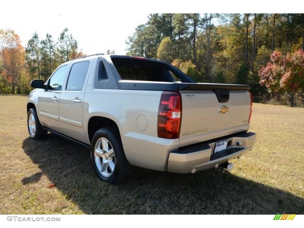 2007 Avalanche LTZ 4WD - Silver Birch Metallic / Ebony/Light Cashmere photo #8