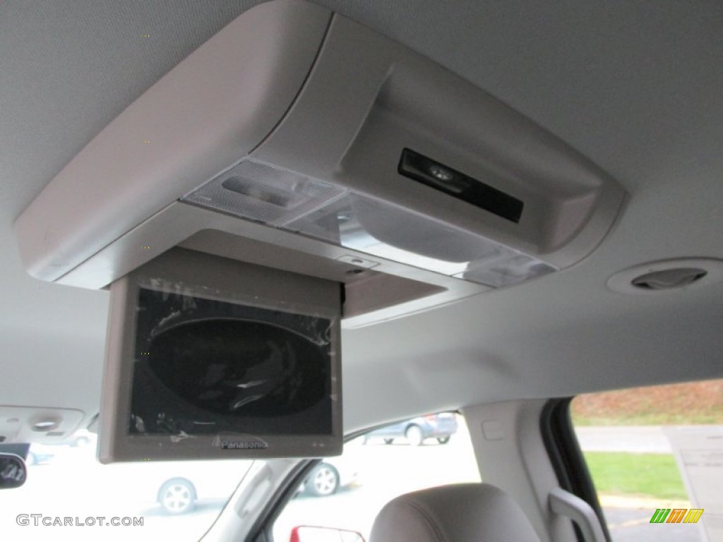 2014 Chevrolet Traverse LTZ AWD Entertainment System Photos