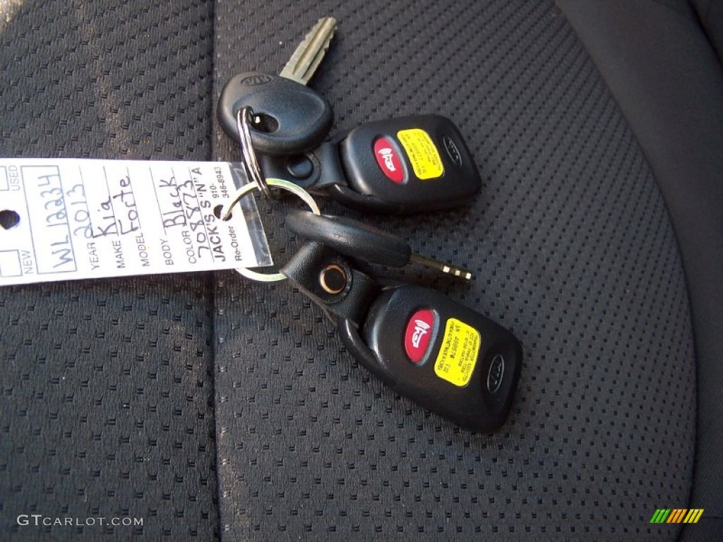 2013 Forte EX - Ebony Black / Black photo #20