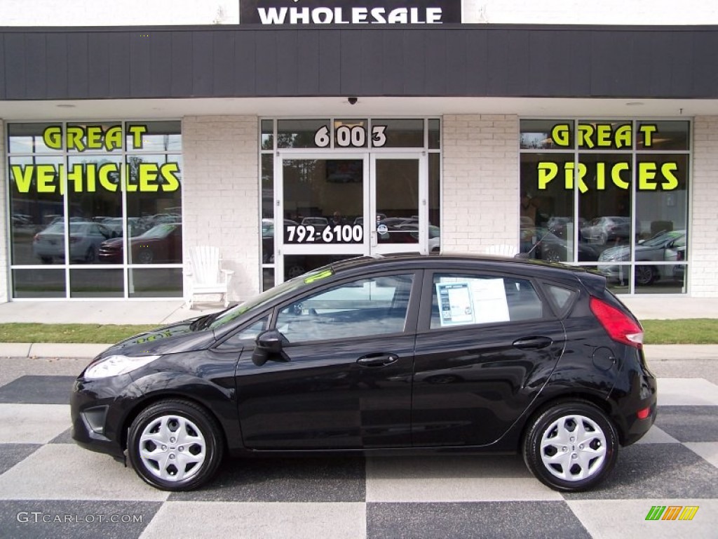 2012 Fiesta SE Hatchback - Black / Charcoal Black photo #1