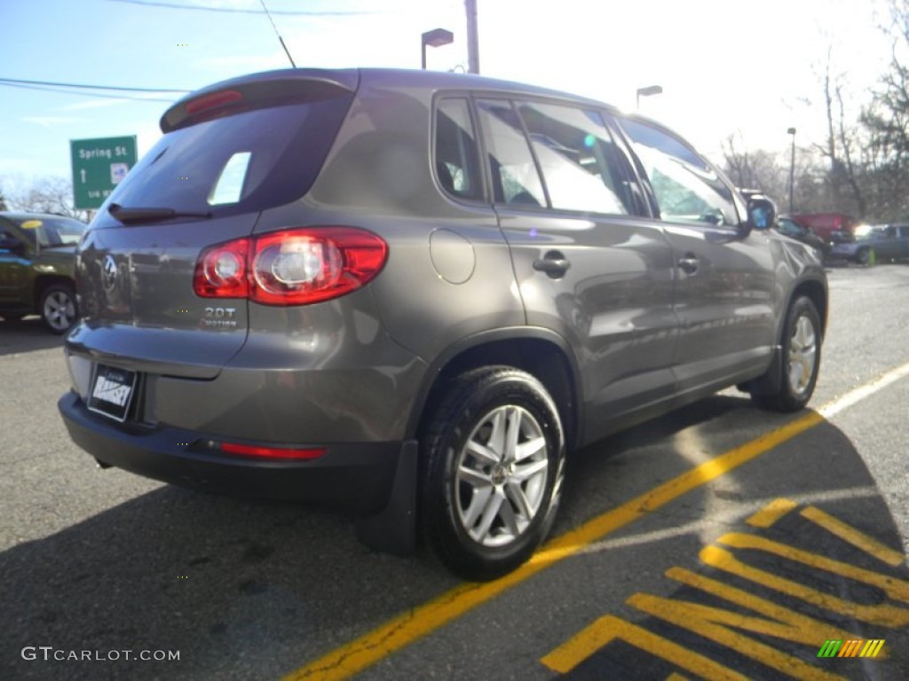 2011 Tiguan SE 4Motion - Alpine Gray Metallic / Charcoal photo #6