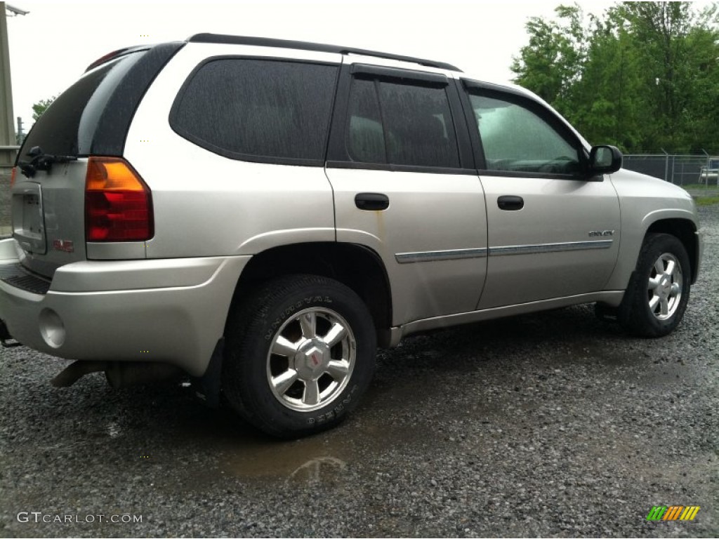 2006 Envoy SLE 4x4 - Sand Beige Metallic / Ebony Black photo #5
