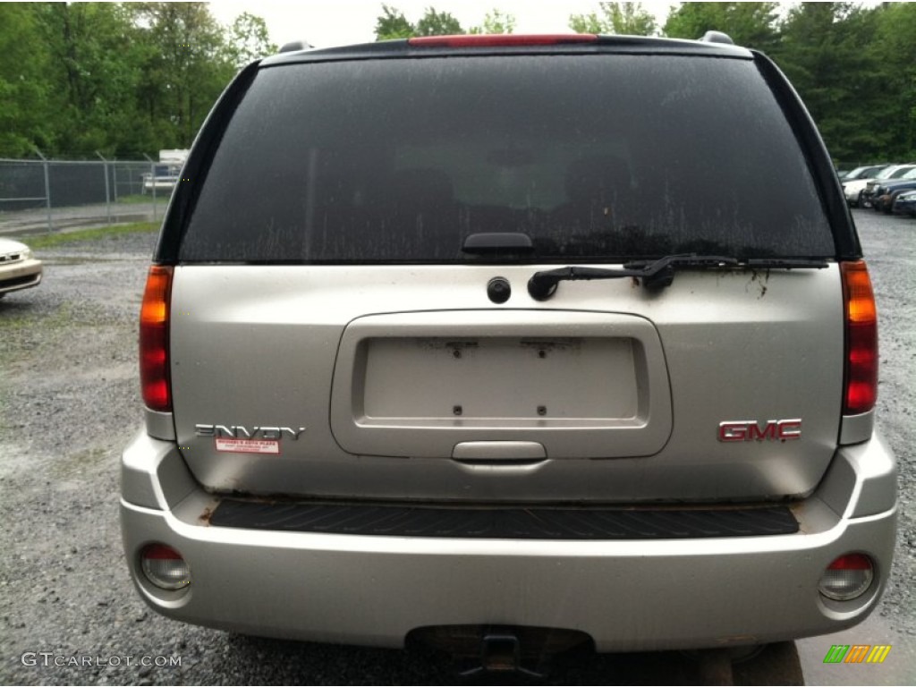 2006 Envoy SLE 4x4 - Sand Beige Metallic / Ebony Black photo #6